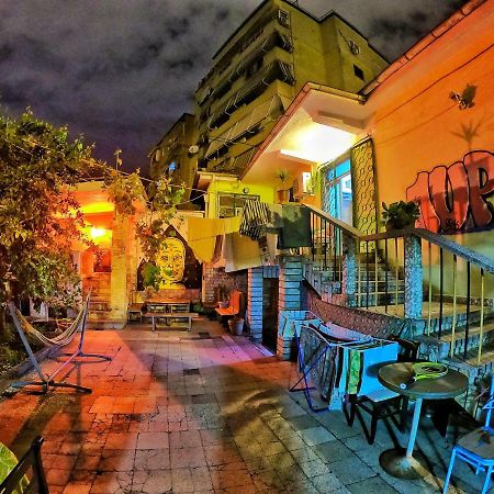Milingona City Center Hostel Tirana Esterno foto