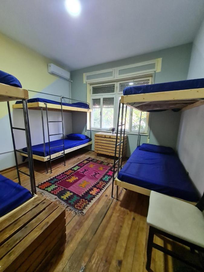 Milingona City Center Hostel Tirana Esterno foto