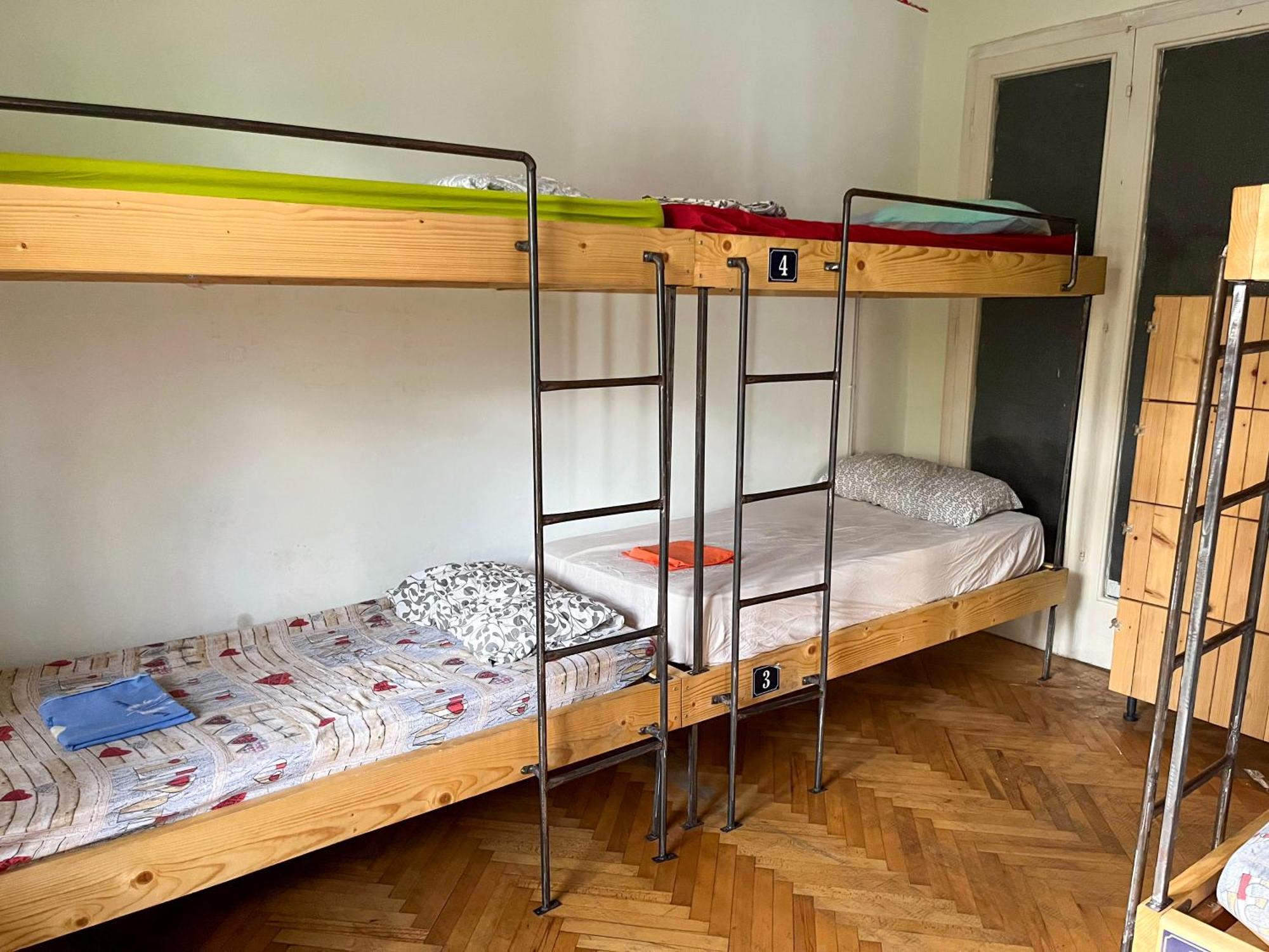Milingona City Center Hostel Tirana Esterno foto
