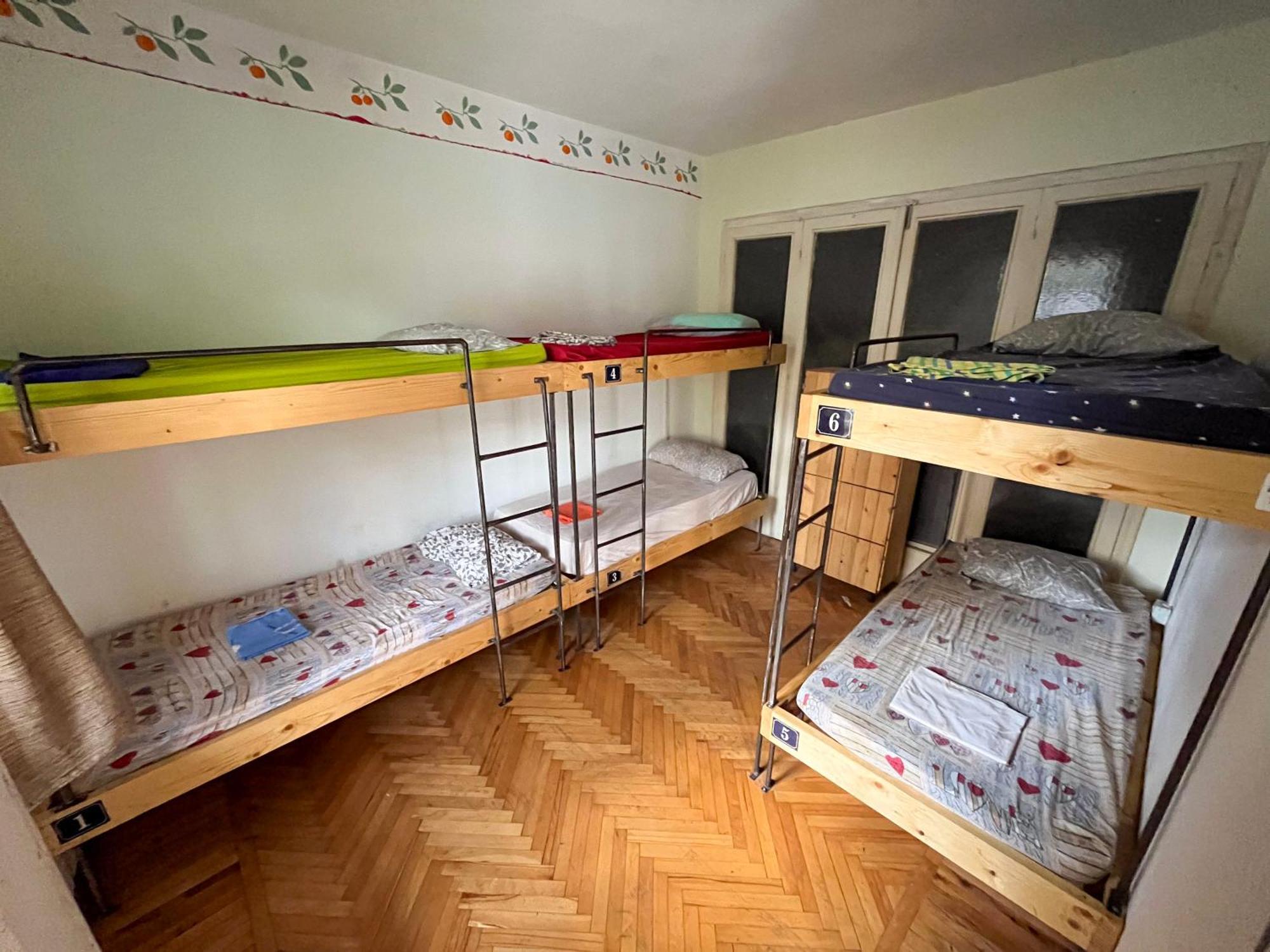 Milingona City Center Hostel Tirana Esterno foto