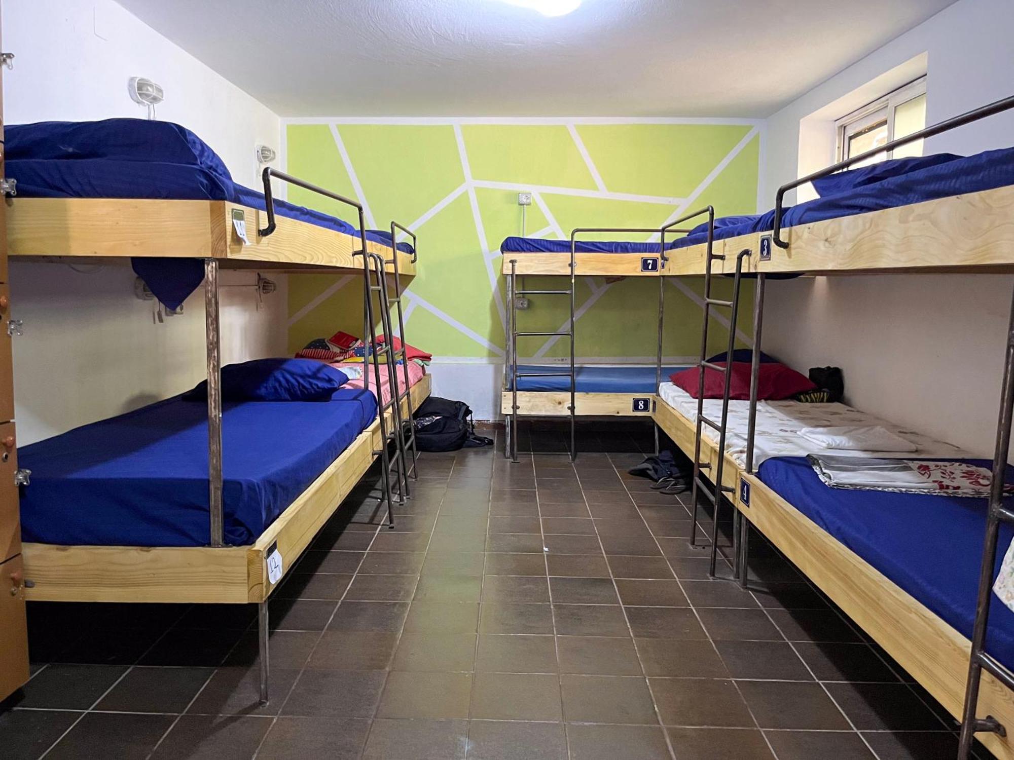 Milingona City Center Hostel Tirana Esterno foto
