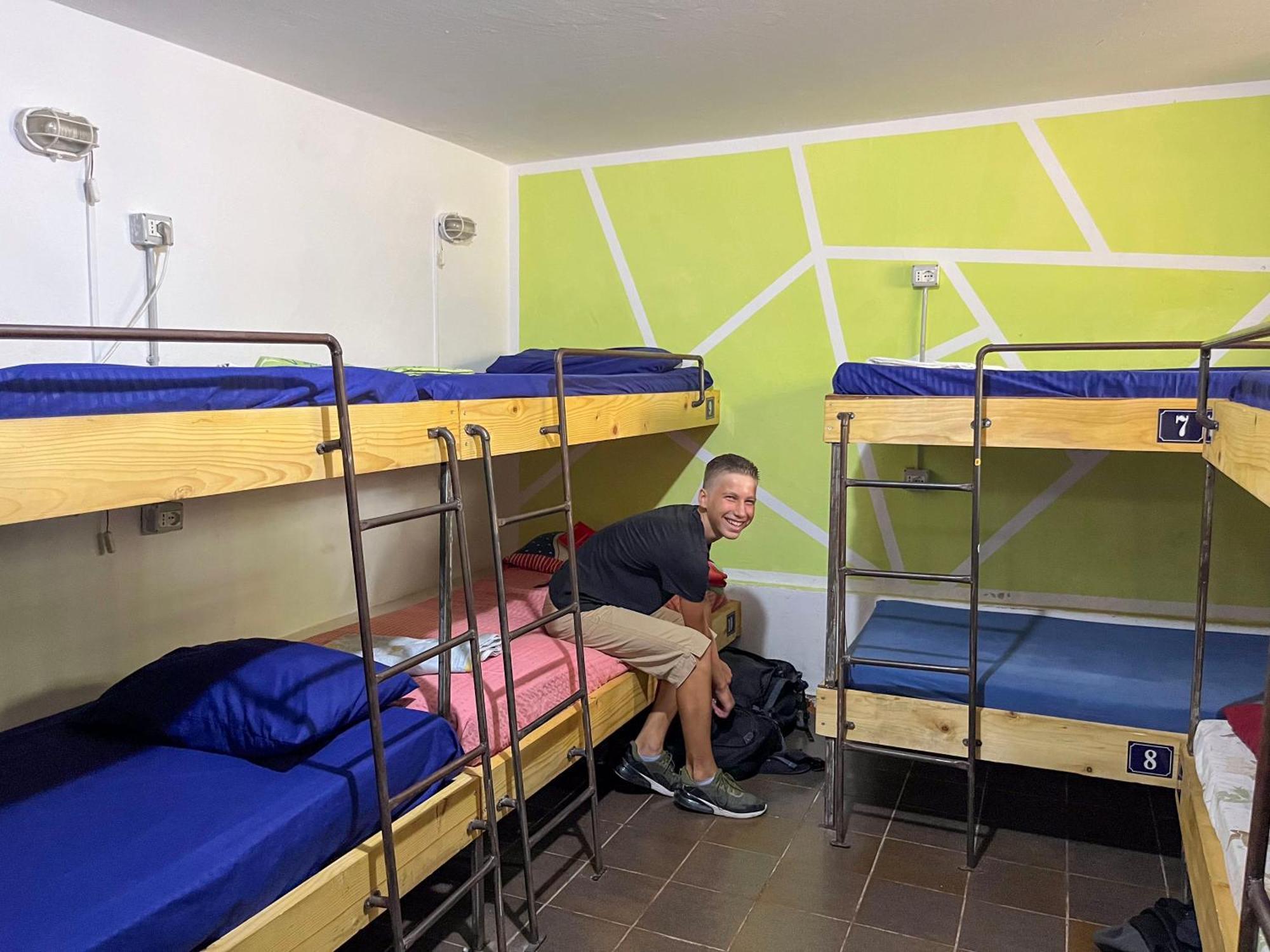 Milingona City Center Hostel Tirana Esterno foto
