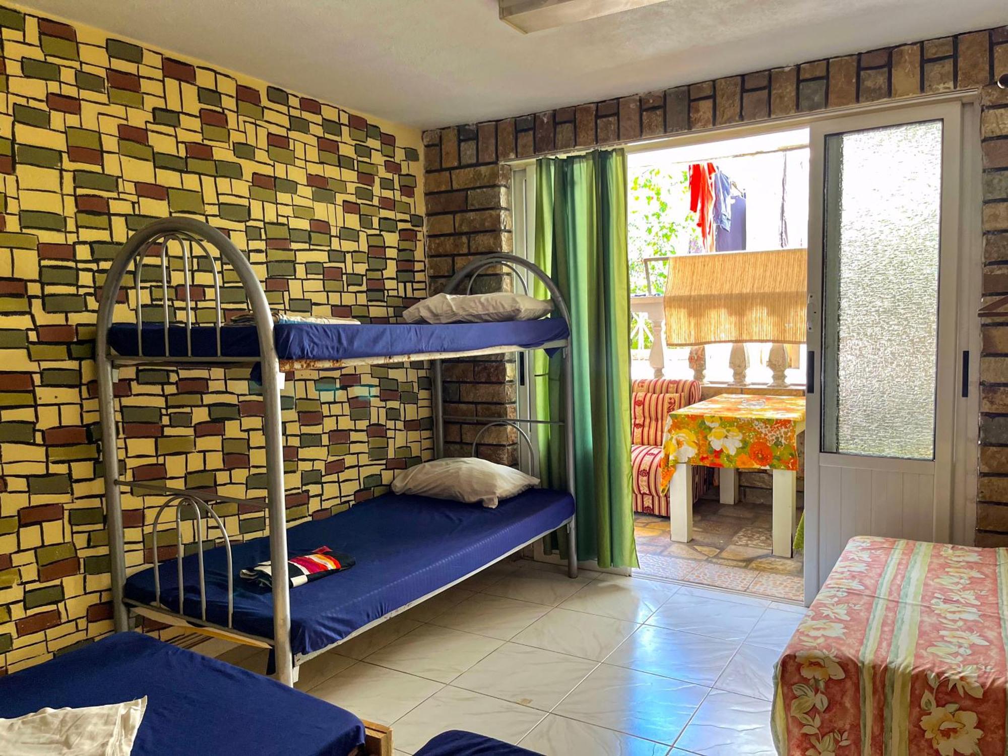 Milingona City Center Hostel Tirana Esterno foto