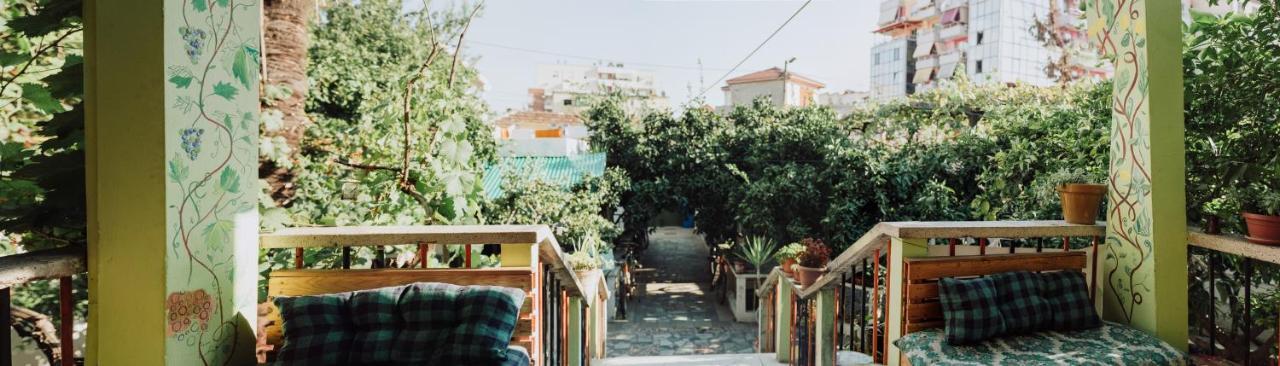Milingona City Center Hostel Tirana Esterno foto